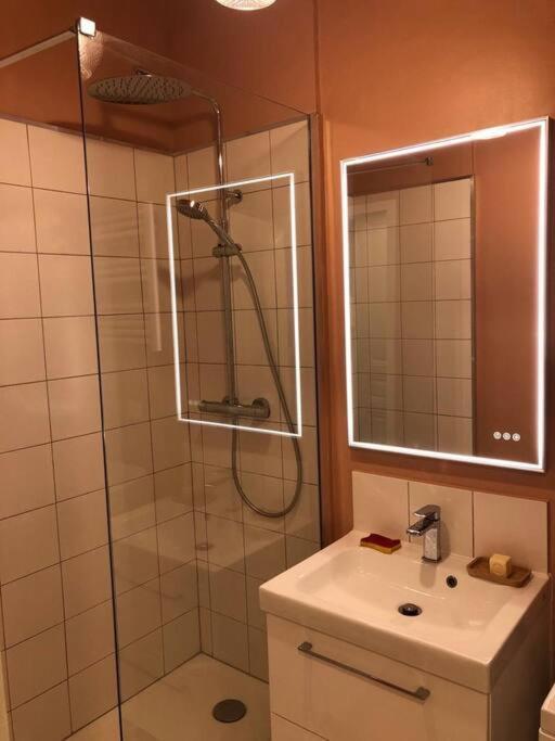 Appartement Vieux-Port/ 2 Min Du Metro Estrangin Марсель Екстер'єр фото